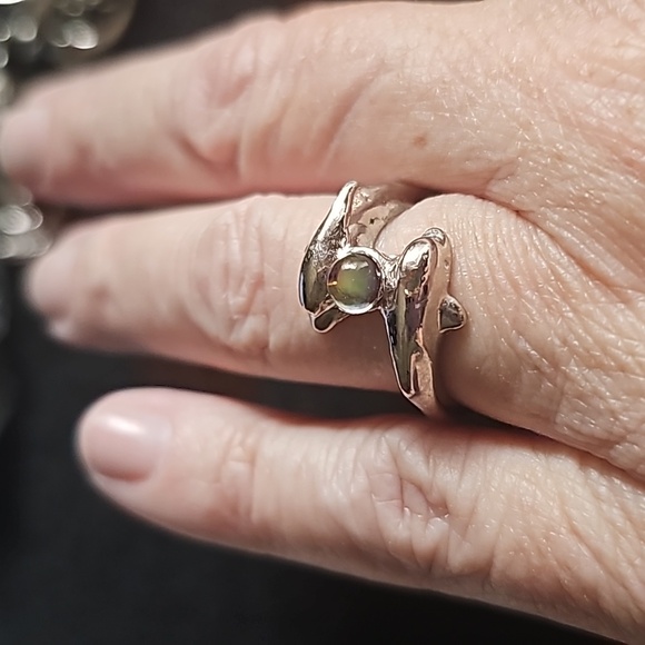 48 Dolphin Rings 16 - Picture 2 of 3